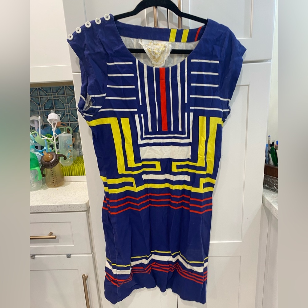 Art deco geometric design shift dress.